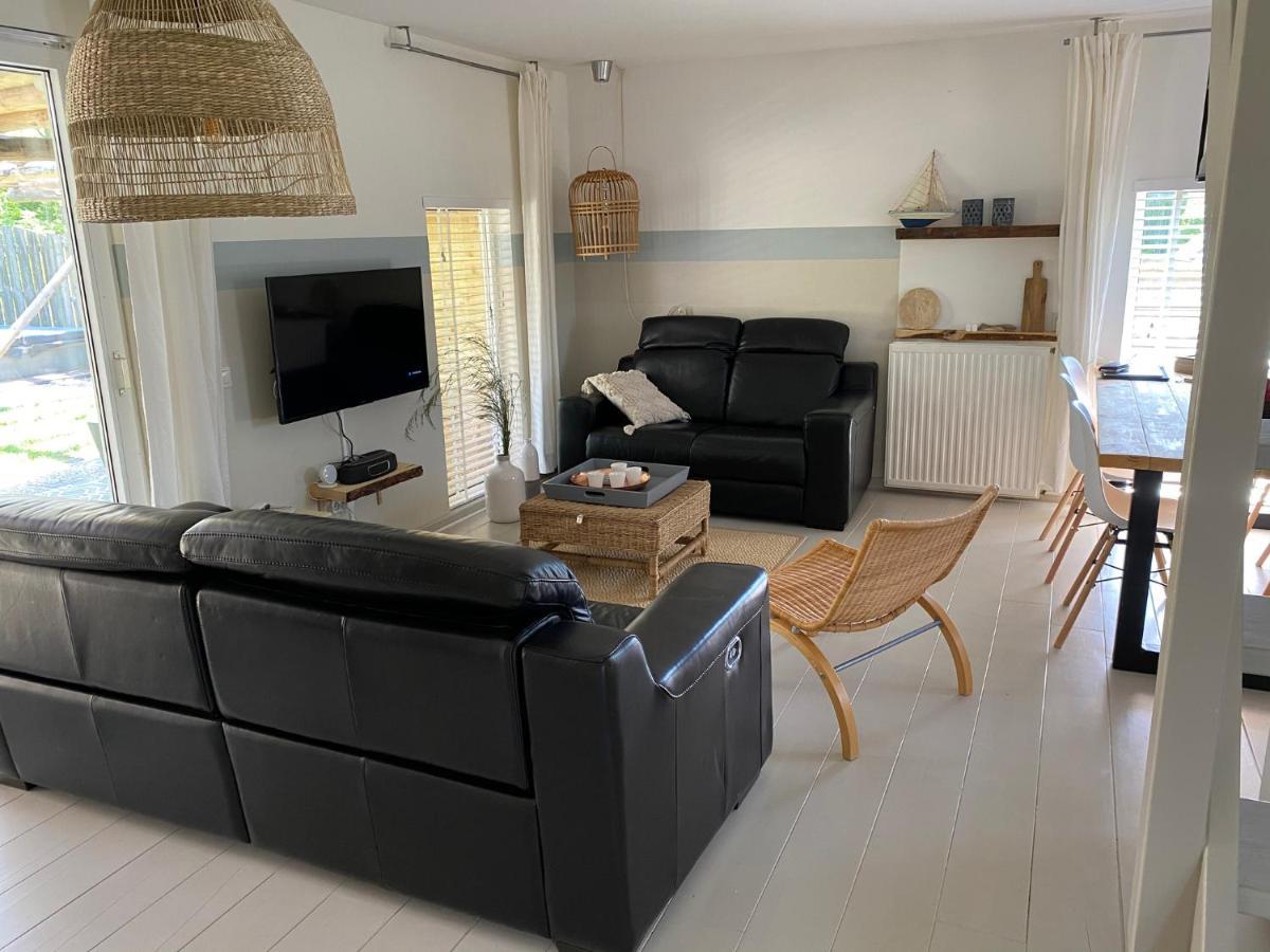 "Zeelandzon" Holiday Home By The Lake With Jacuzzi And Sauna Herkingen Kültér fotó