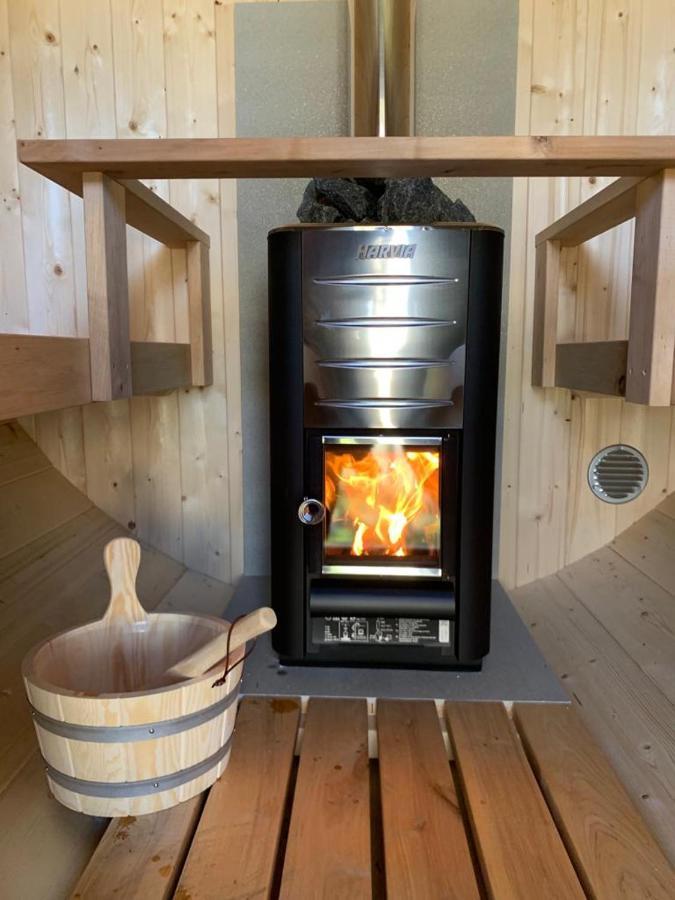 "Zeelandzon" Holiday Home By The Lake With Jacuzzi And Sauna Herkingen Kültér fotó