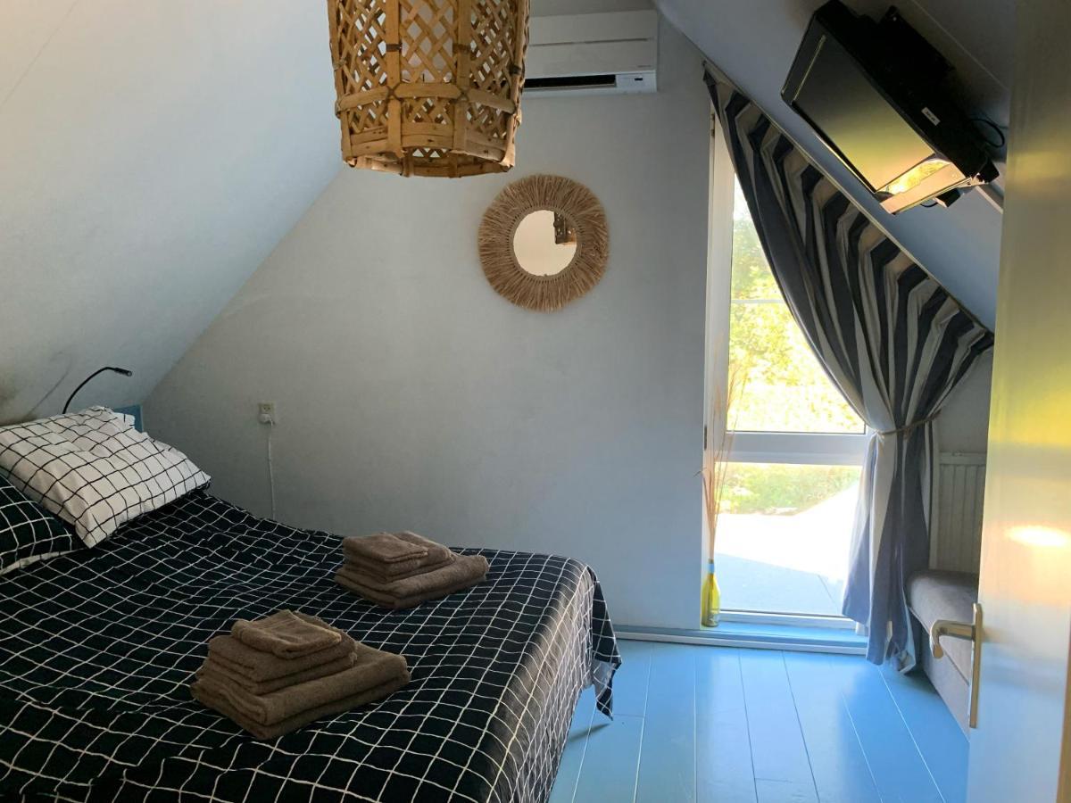 "Zeelandzon" Holiday Home By The Lake With Jacuzzi And Sauna Herkingen Kültér fotó