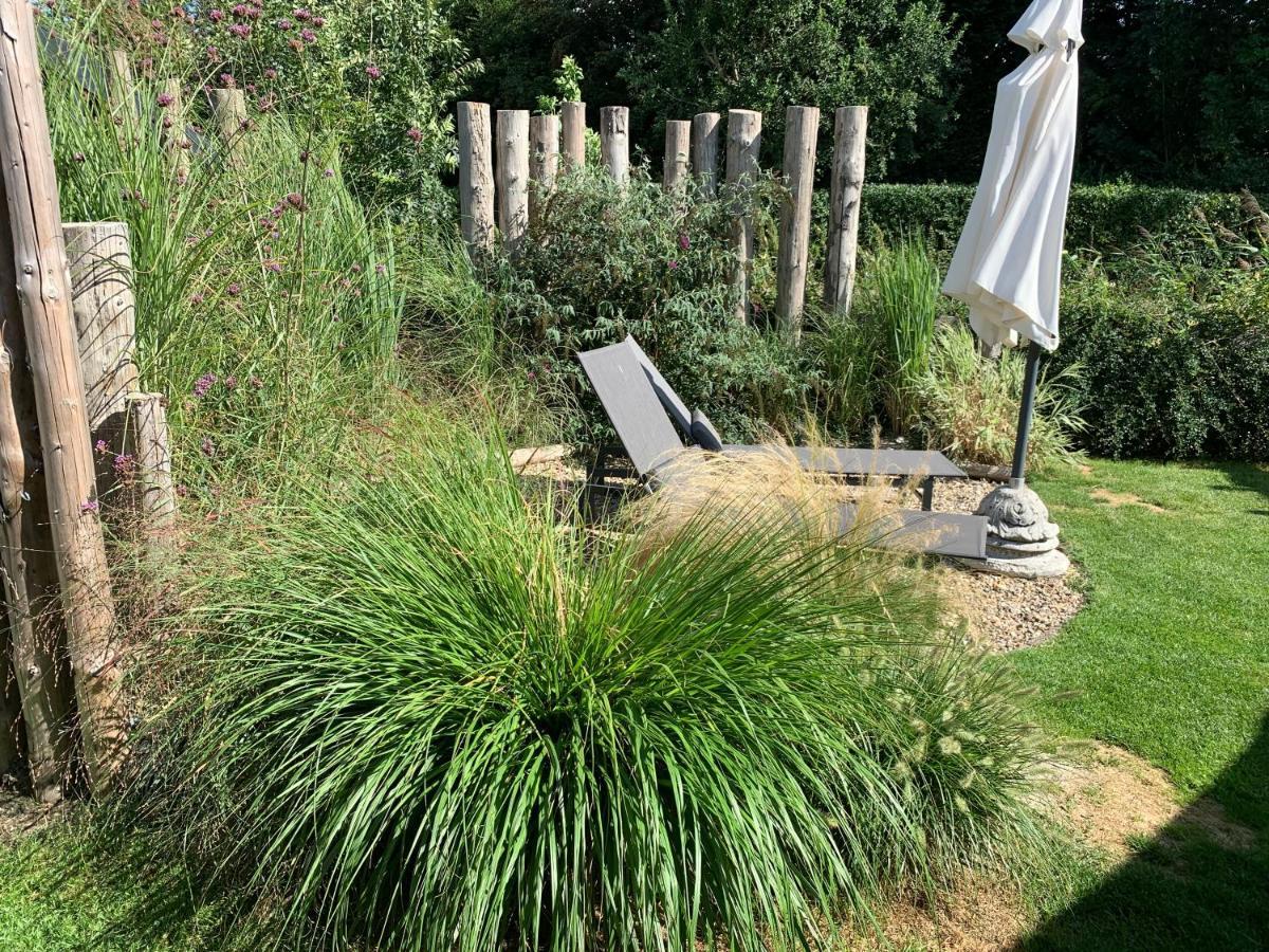"Zeelandzon" Holiday Home By The Lake With Jacuzzi And Sauna Herkingen Kültér fotó